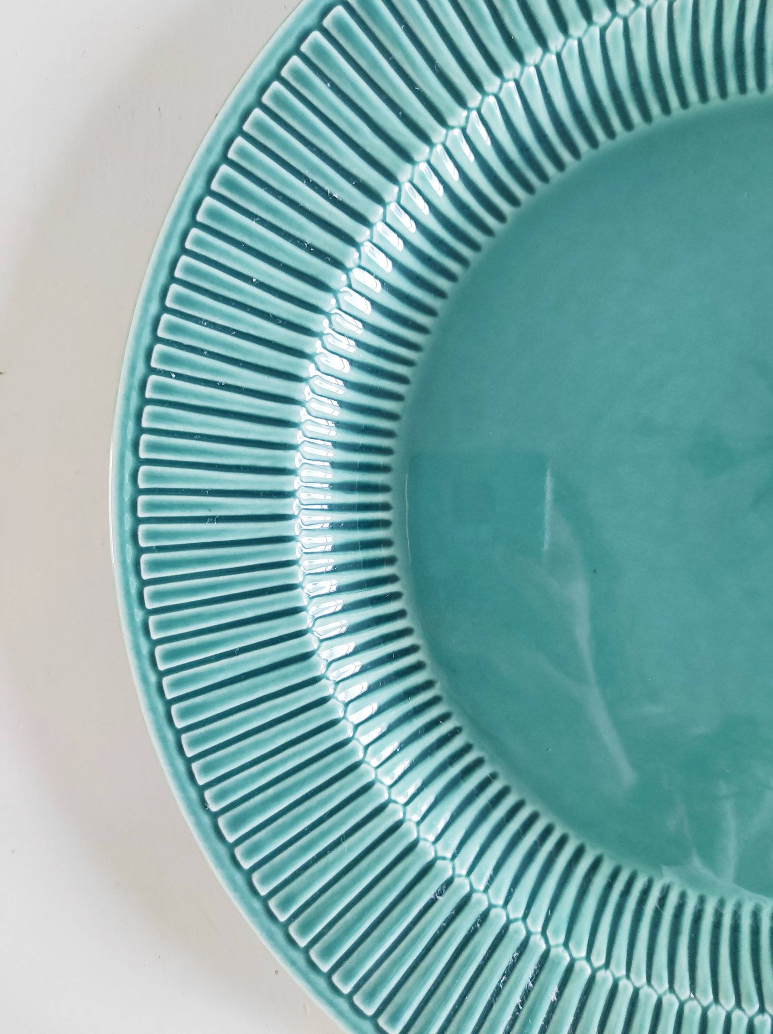 Plat en faïence Royal Boch vert 31 cm