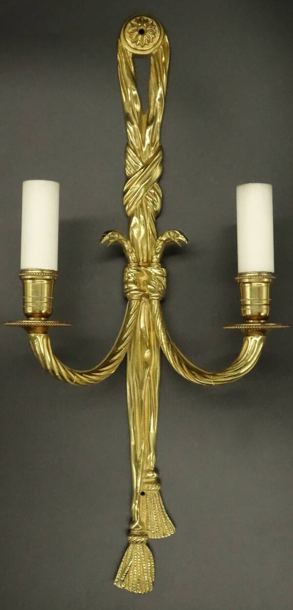 Large pair of wall lights, eagle heads, Louis XVI style from Hettier Vincent - gilded bronze
