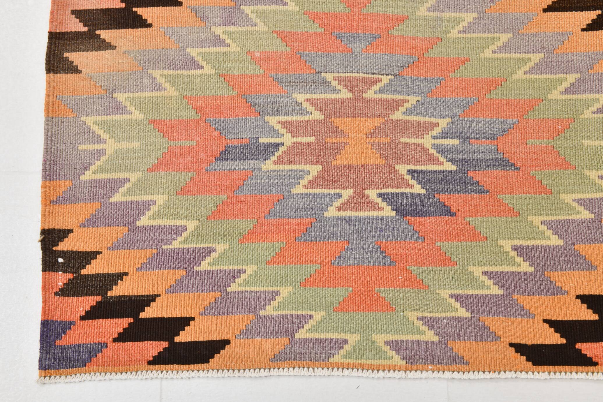 Tapis de sol tribal kilim vintage vert clair, 176x301 cm