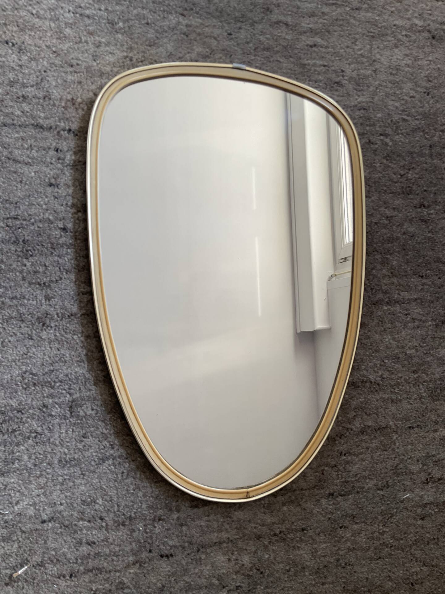 Miroir asymétrique forme libre des années 60-70