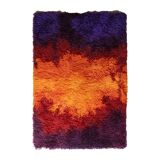 Tapis bleu arc-en-ciel de l'ère spatiale