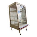 Comptoir de magasin en bois vintage, vitrine, étagère