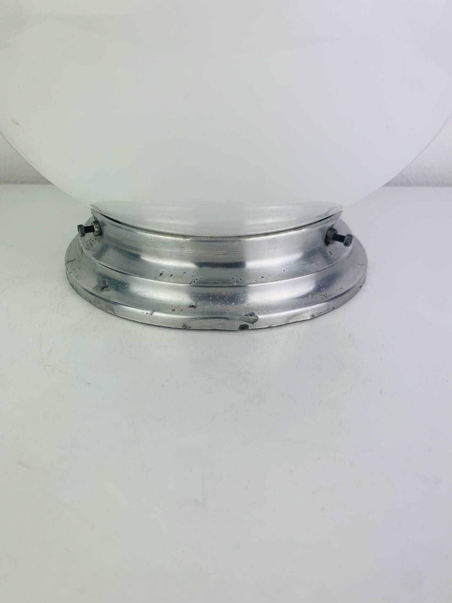 Wall light or ceiling light with opaline globe in Art Deco style.