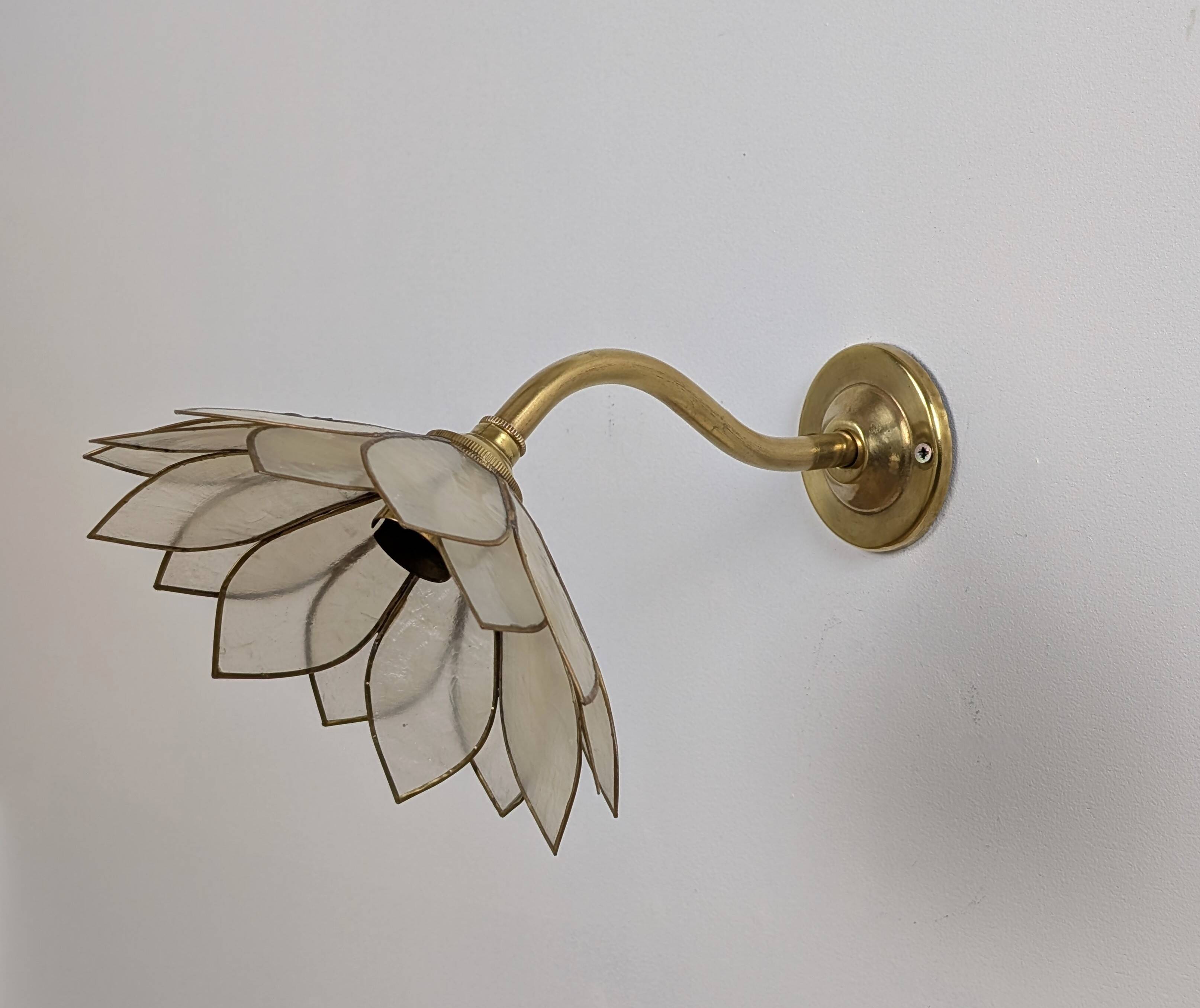 Paire appliques fleurs en nacre