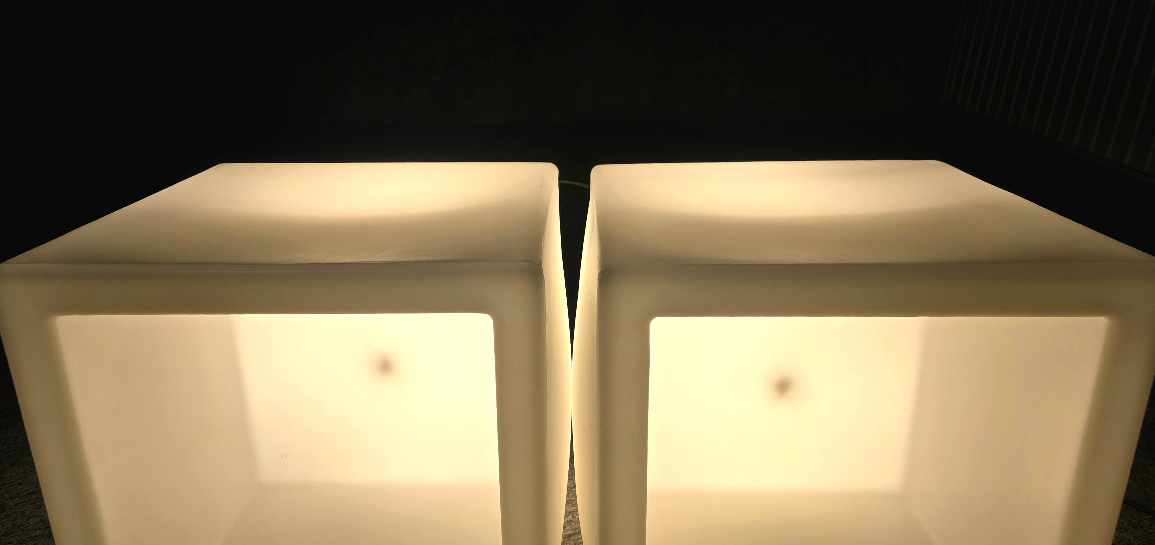Set of 2 luminous cubes "lux-us" in polyethylene – Max Kistner – 42 x 42