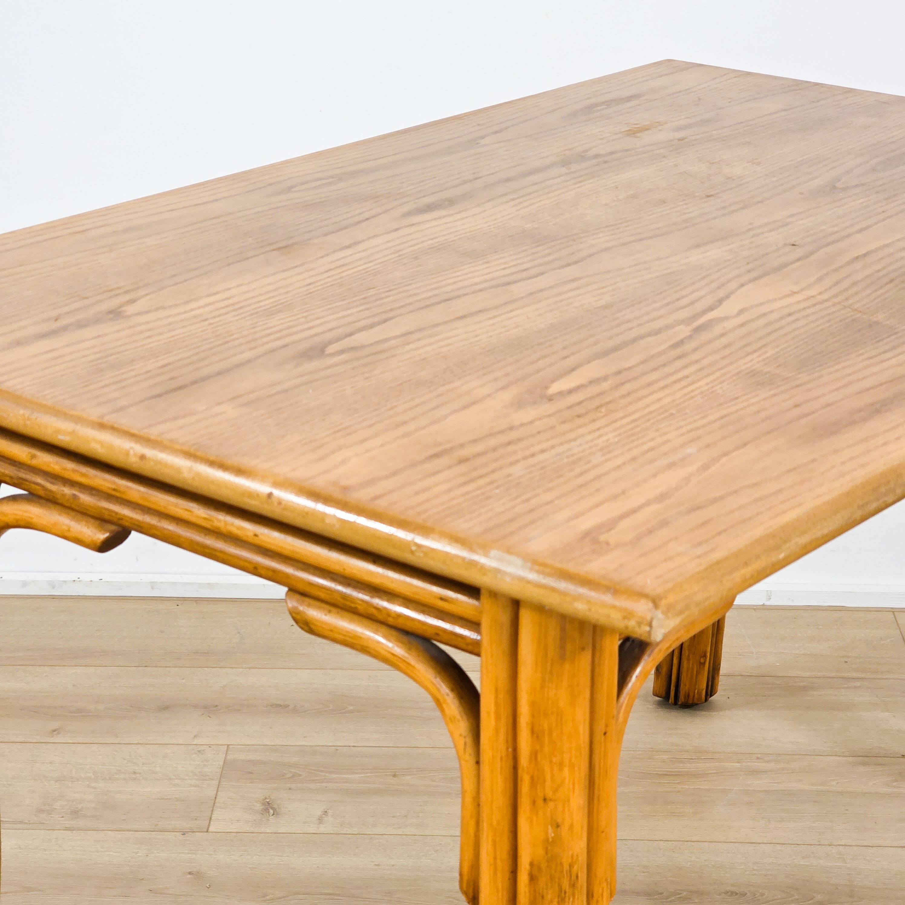 Superbe table à manger en bois massif des années 1950