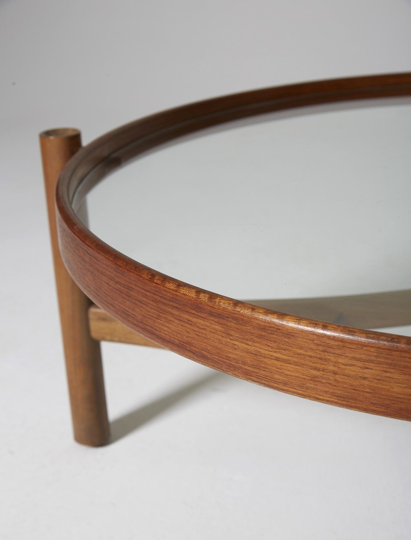 Round coffee table 775 Gianfranco Frattini Cassina 1960s