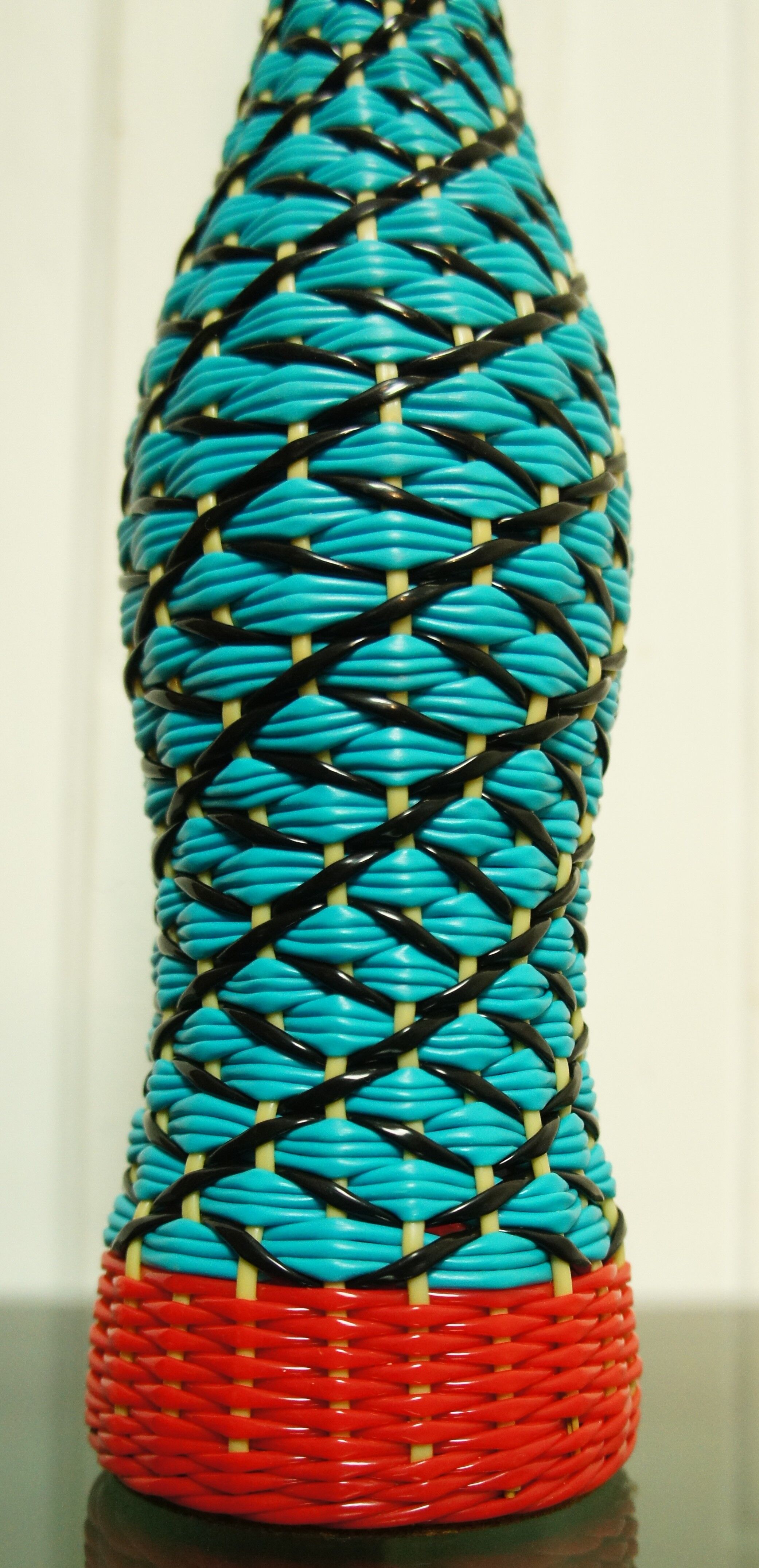 Scoubidou bottle