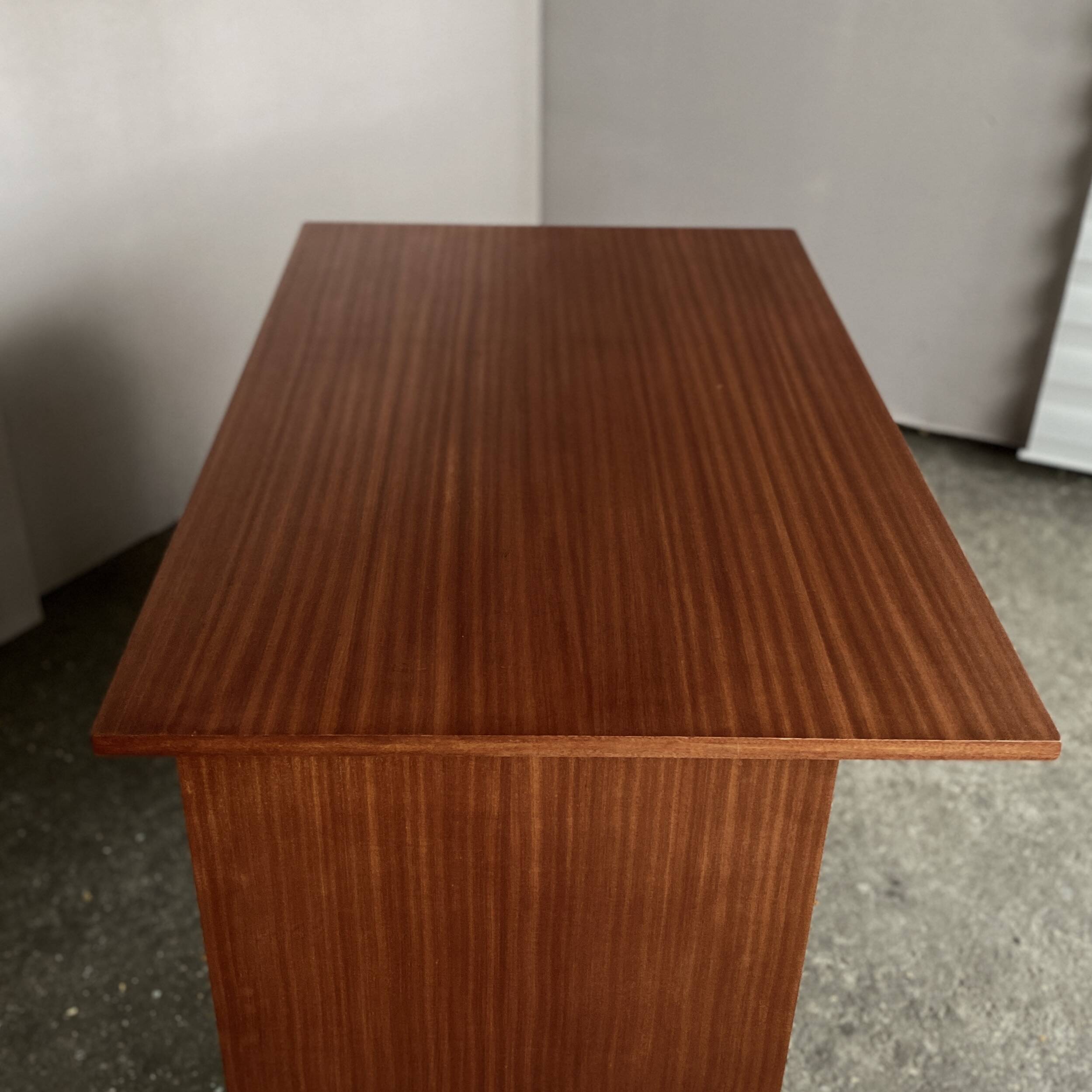 Bureau vintage en acajou, 1950, restauré
