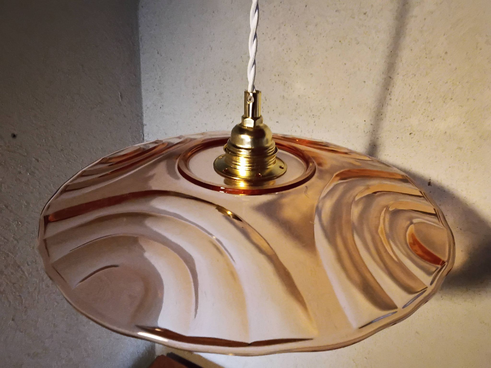 Suspension vintage en verre rose