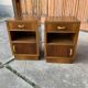 Paire de tables de chevet Art Déco en bois marron, Italie années 1930 — set de 2
