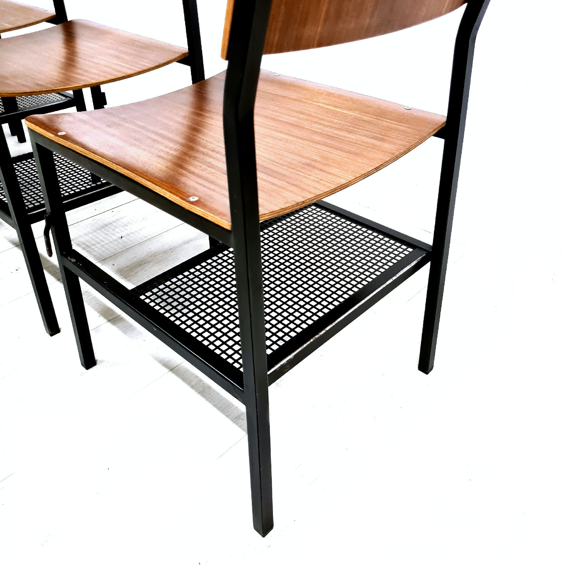 Ensemble de 4 chaises industrielles, Pays-Bas années 1970