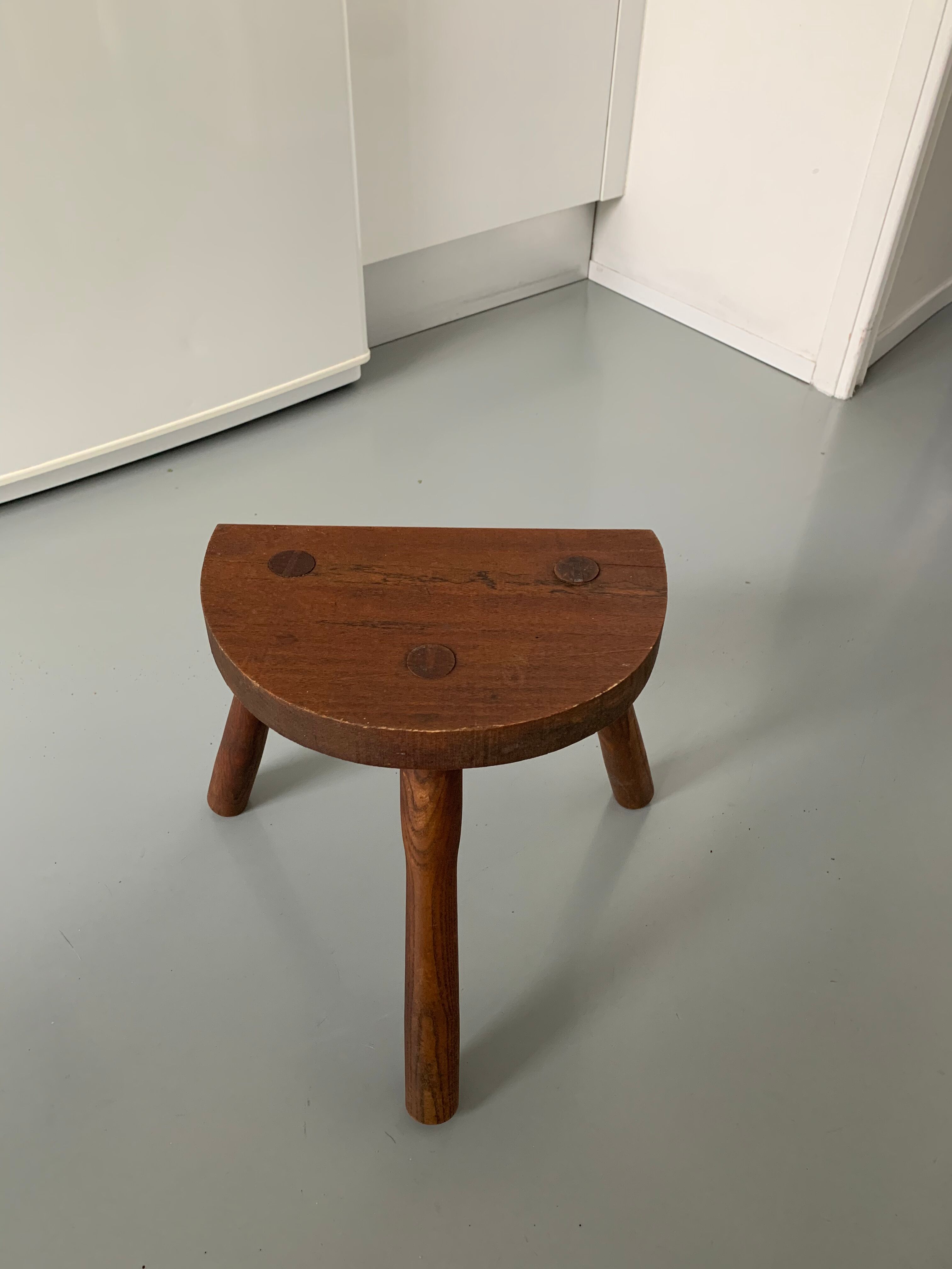 Tripod stool
