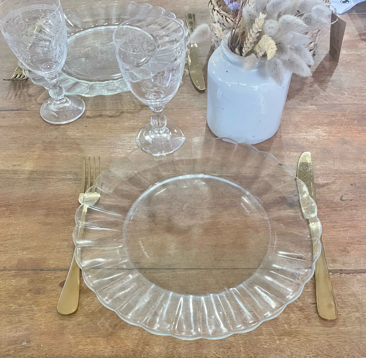 Pair of Dishes Plates Duralex model Marguerite vintage