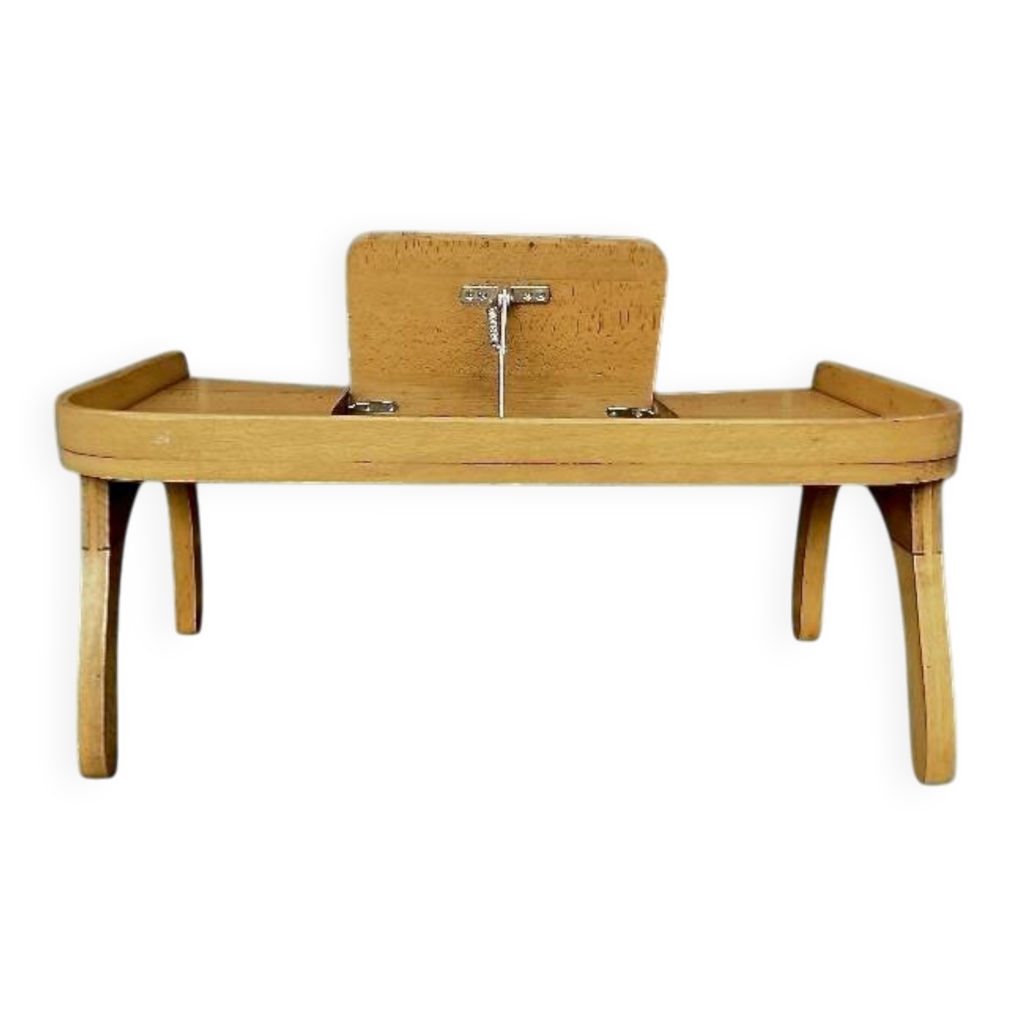 Old bed platform with a varnished wooden reading shelf, Torck