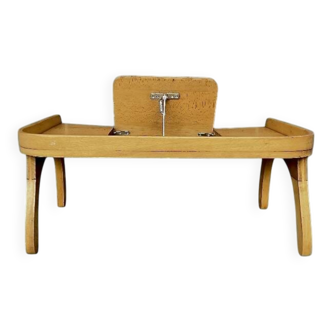 Old bed platform with a varnished wooden reading shelf, Torck