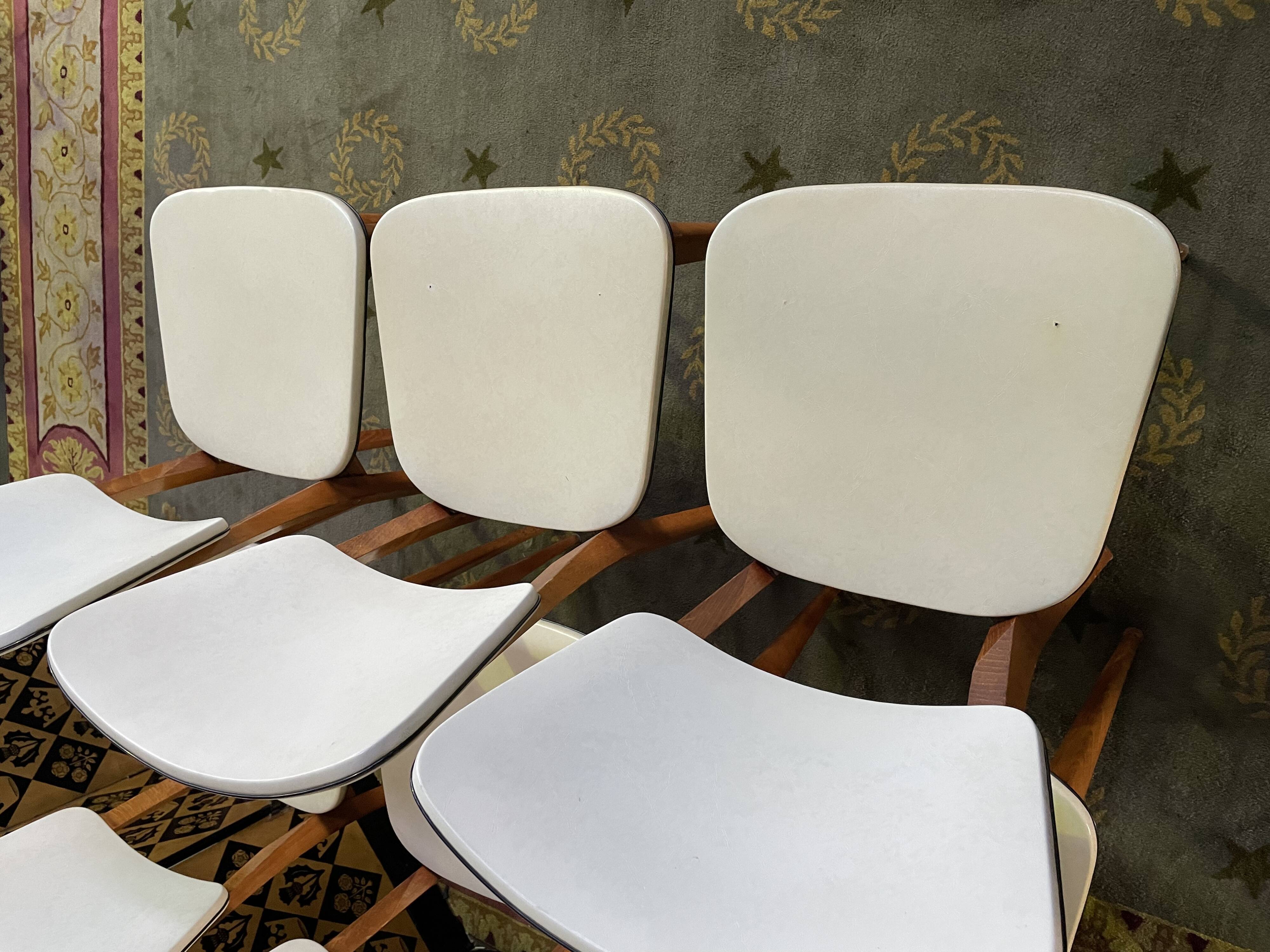 Suite of 6 vintage chairs in white Skaï