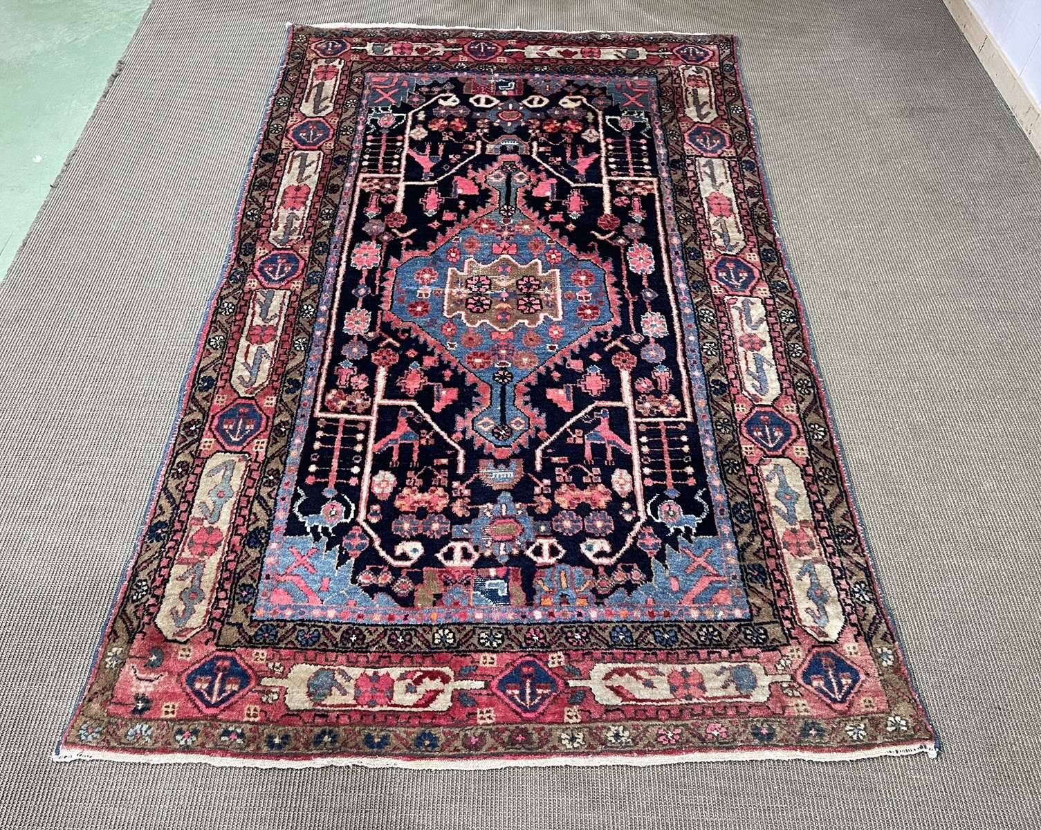 Handmade wool Iranian carpet - 2.27m x 1.37m