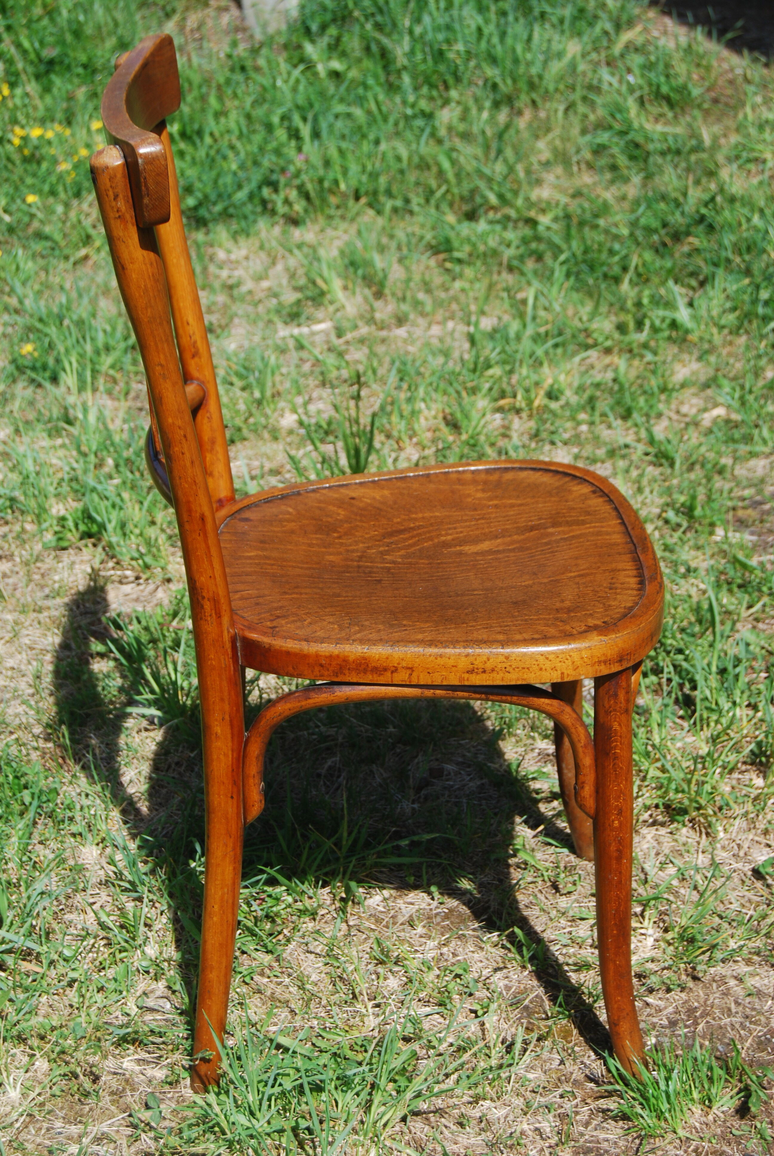 Curved wooden bistro chair J & J Kohn