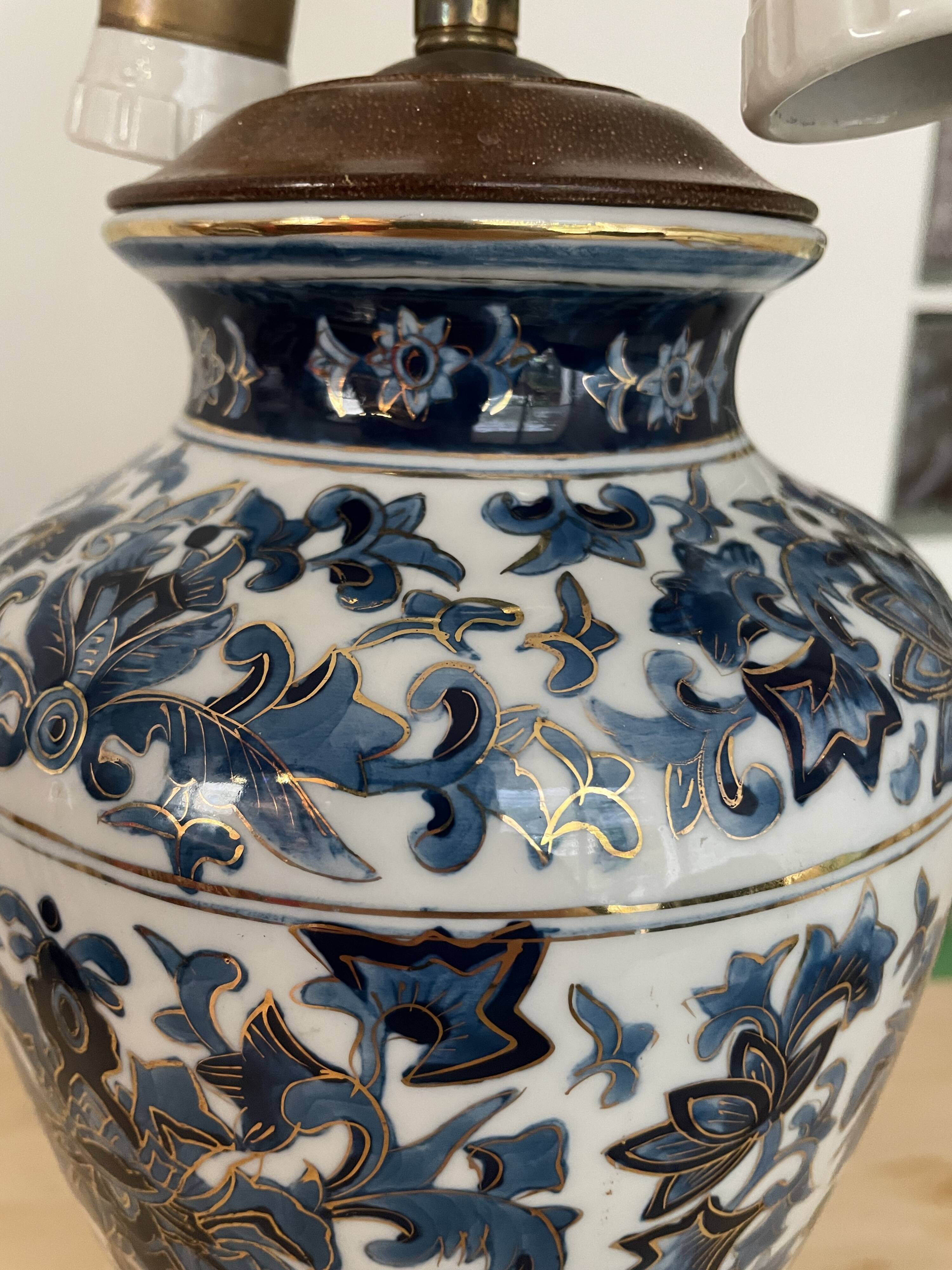 Chinese porcelain table lamp