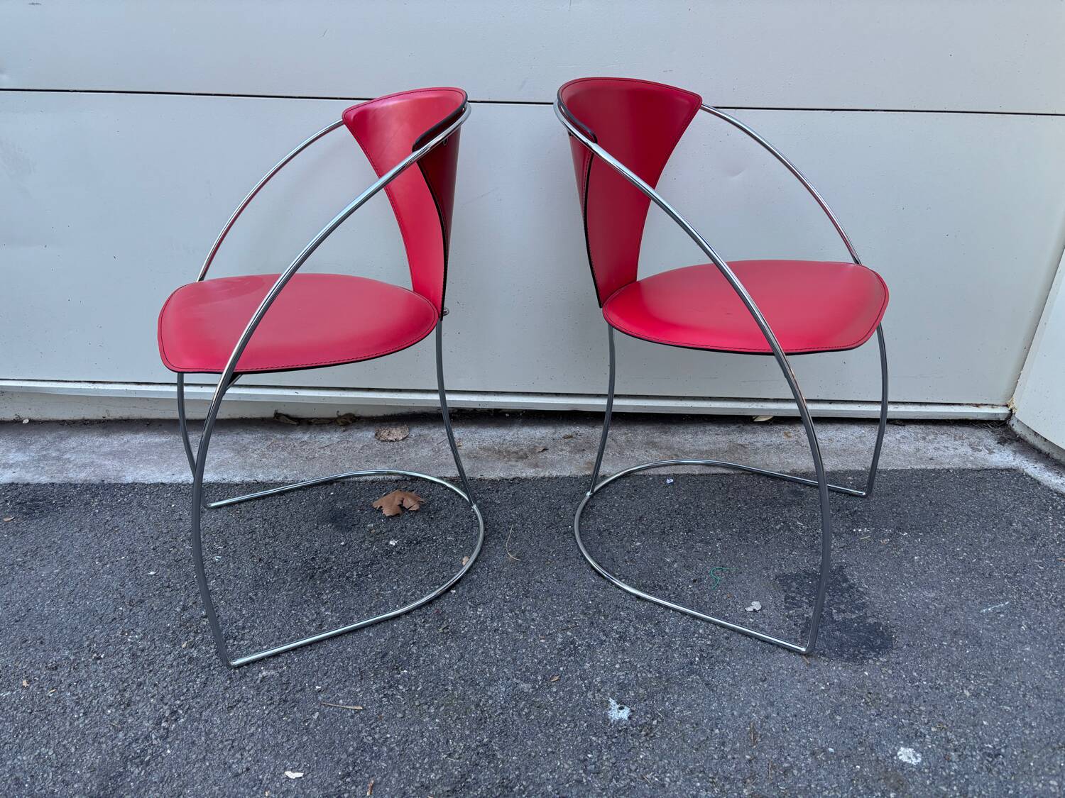 Pair of Linda chairs by Arrben in red leather