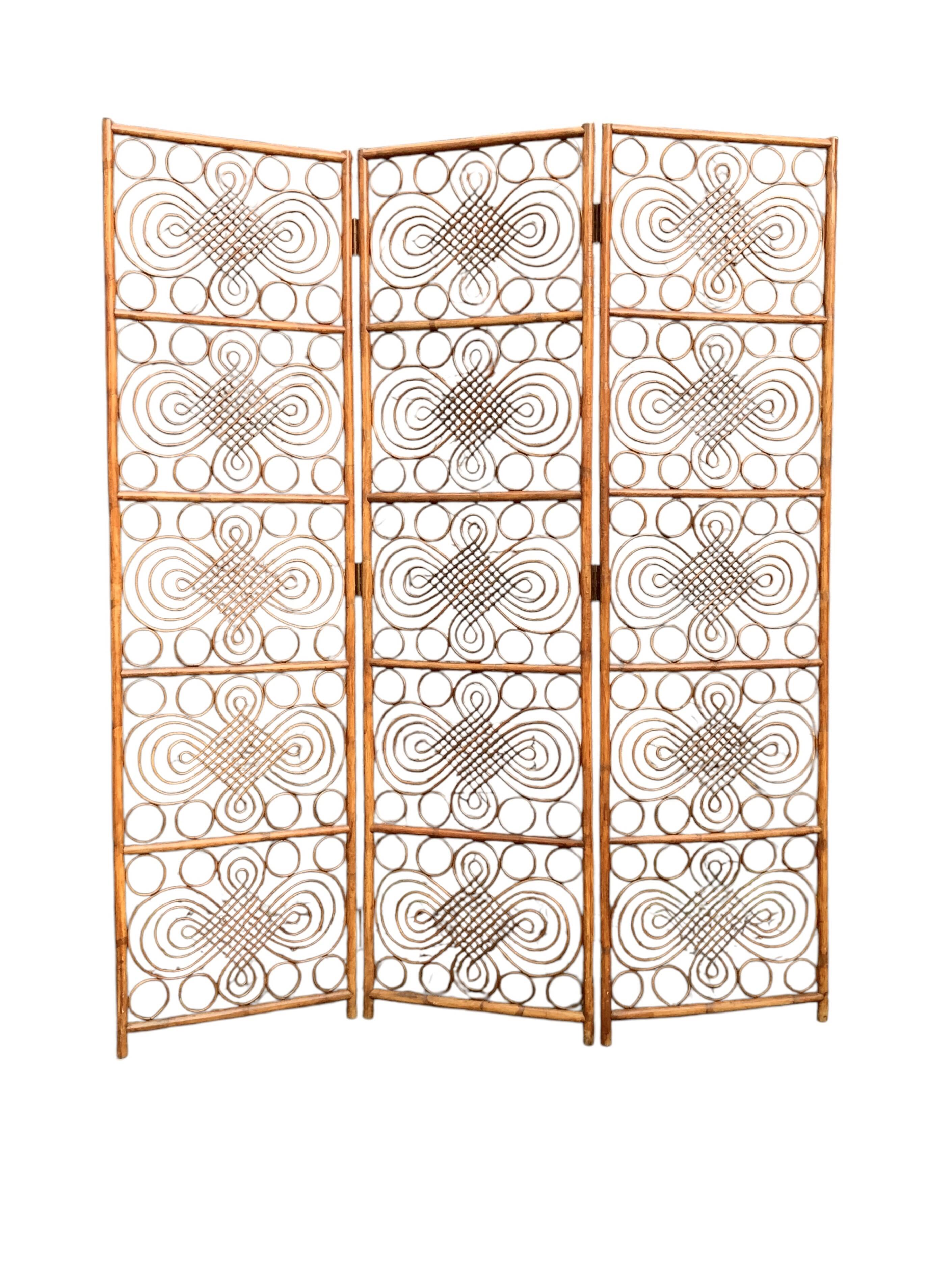 Vintage 1960s Curved Rattan Screen