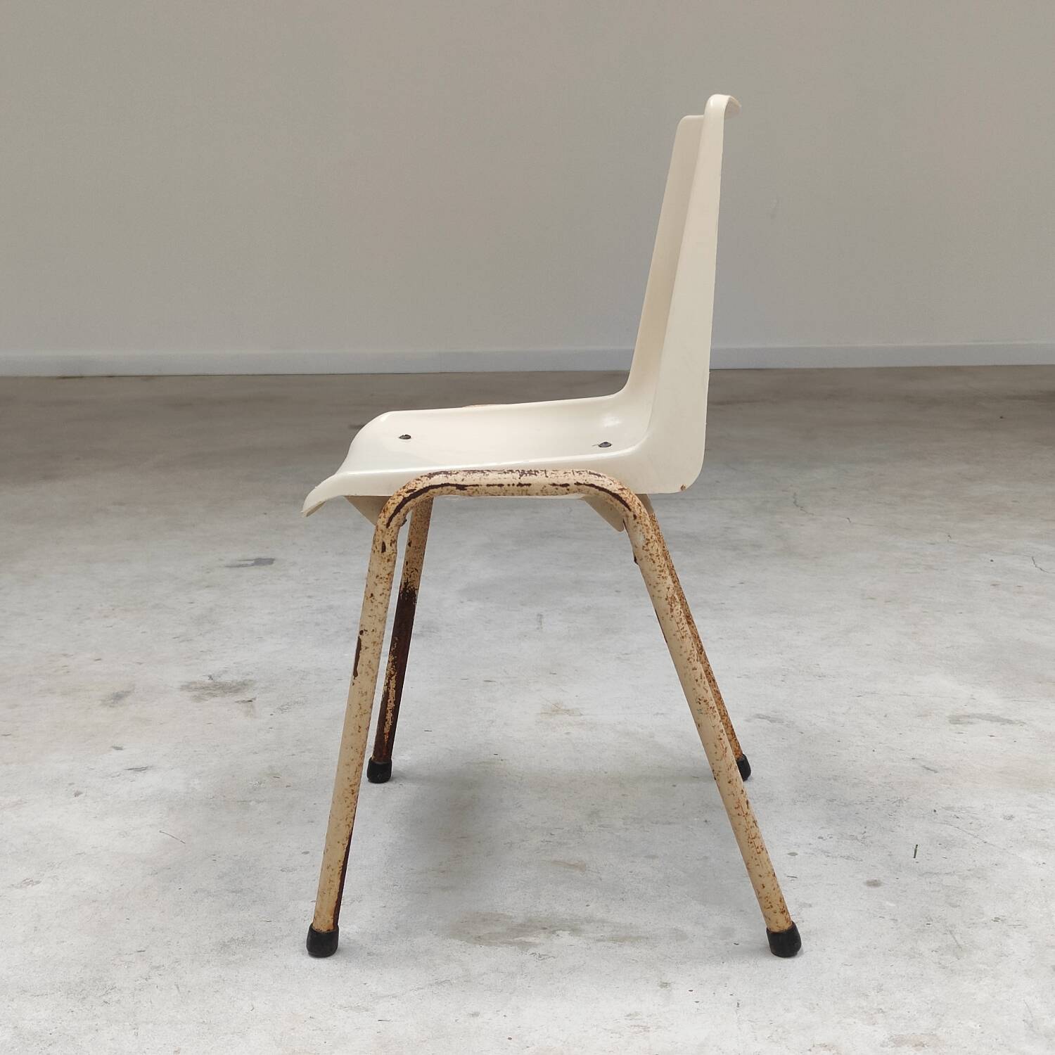 White molded plastic children's chair 1980