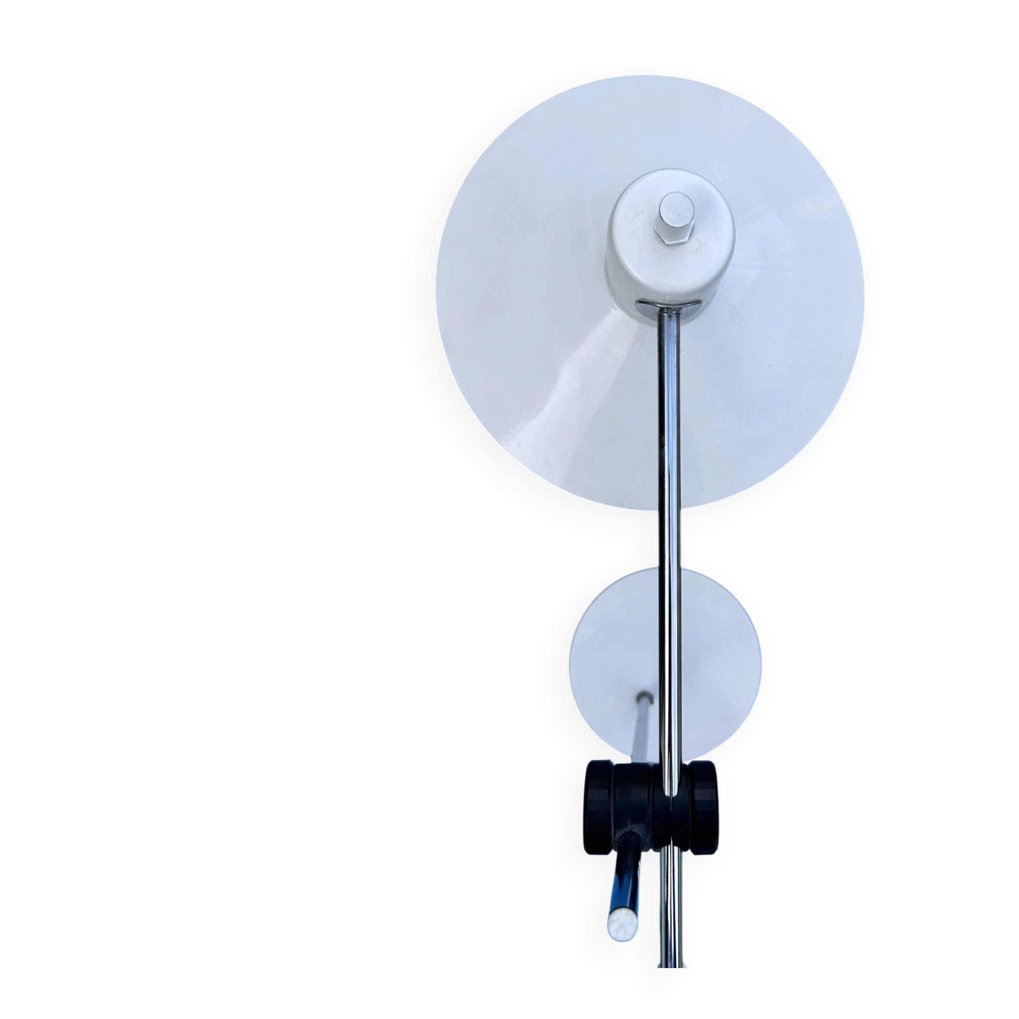 Articulated lamp in white colour.