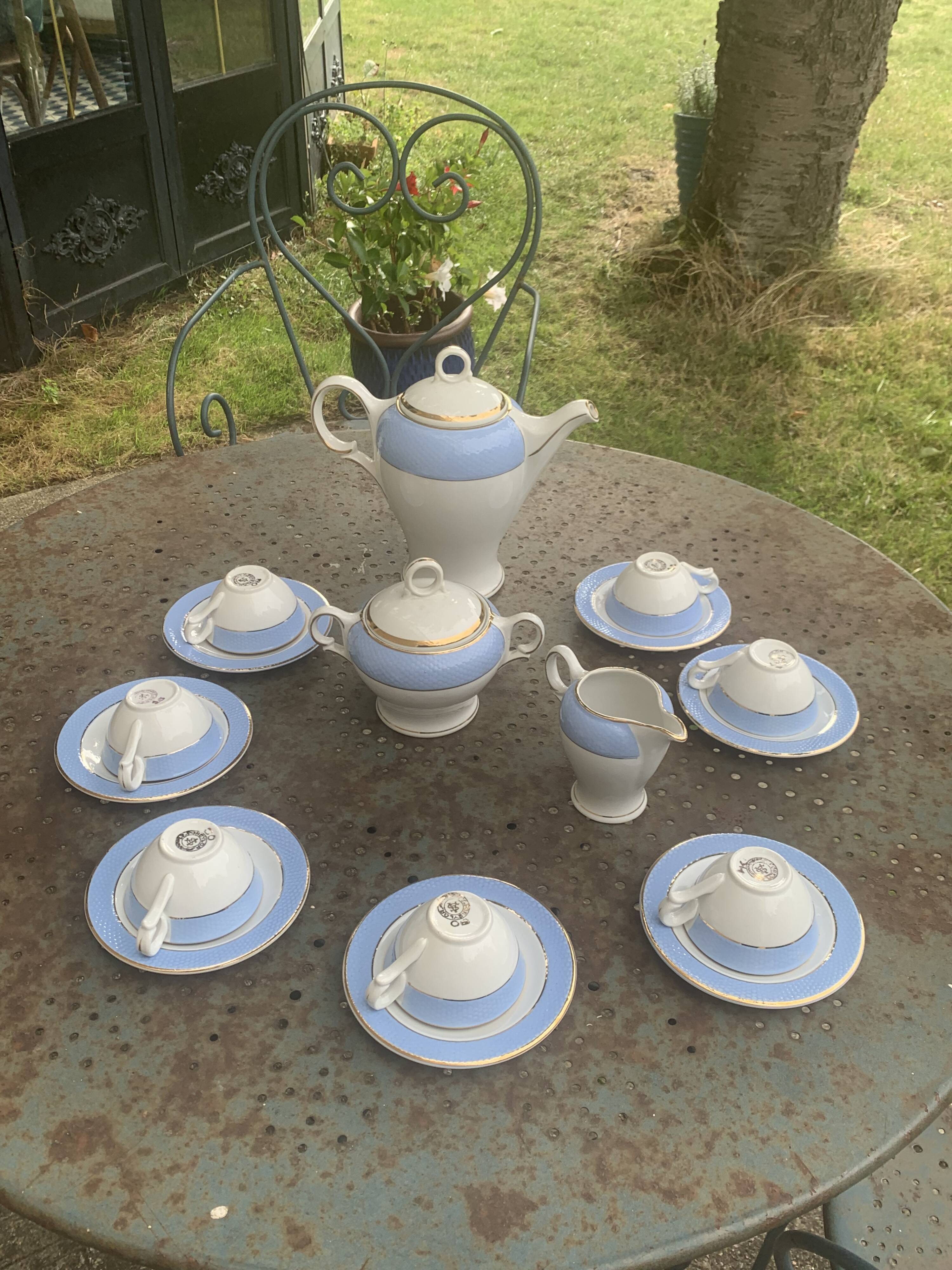 Coffee service, composed of 17 pieces, Poreylor, l amandinoise, vintage
