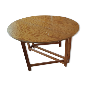 Foldable oval half-moon table, sliding legs