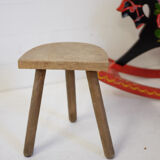 Half-moon farm stool