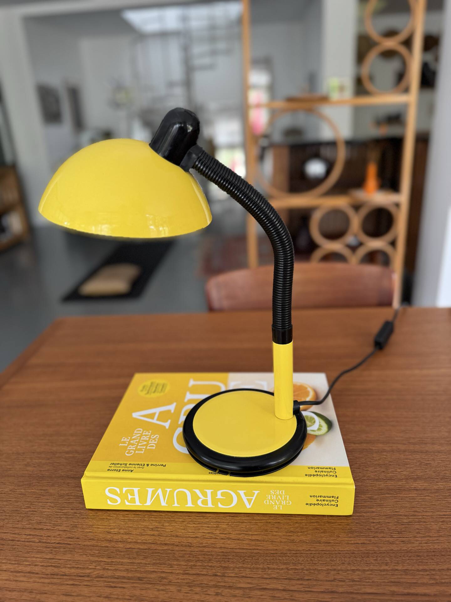 Lampe de table articulée jaune