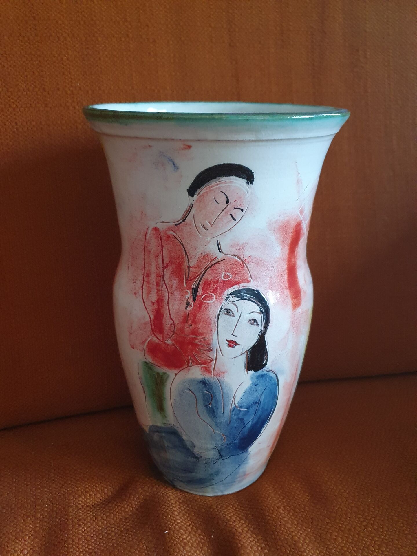 Beautiful vase by the ceramicists Pierre and Florence Scheyvaerts in Thoiras.