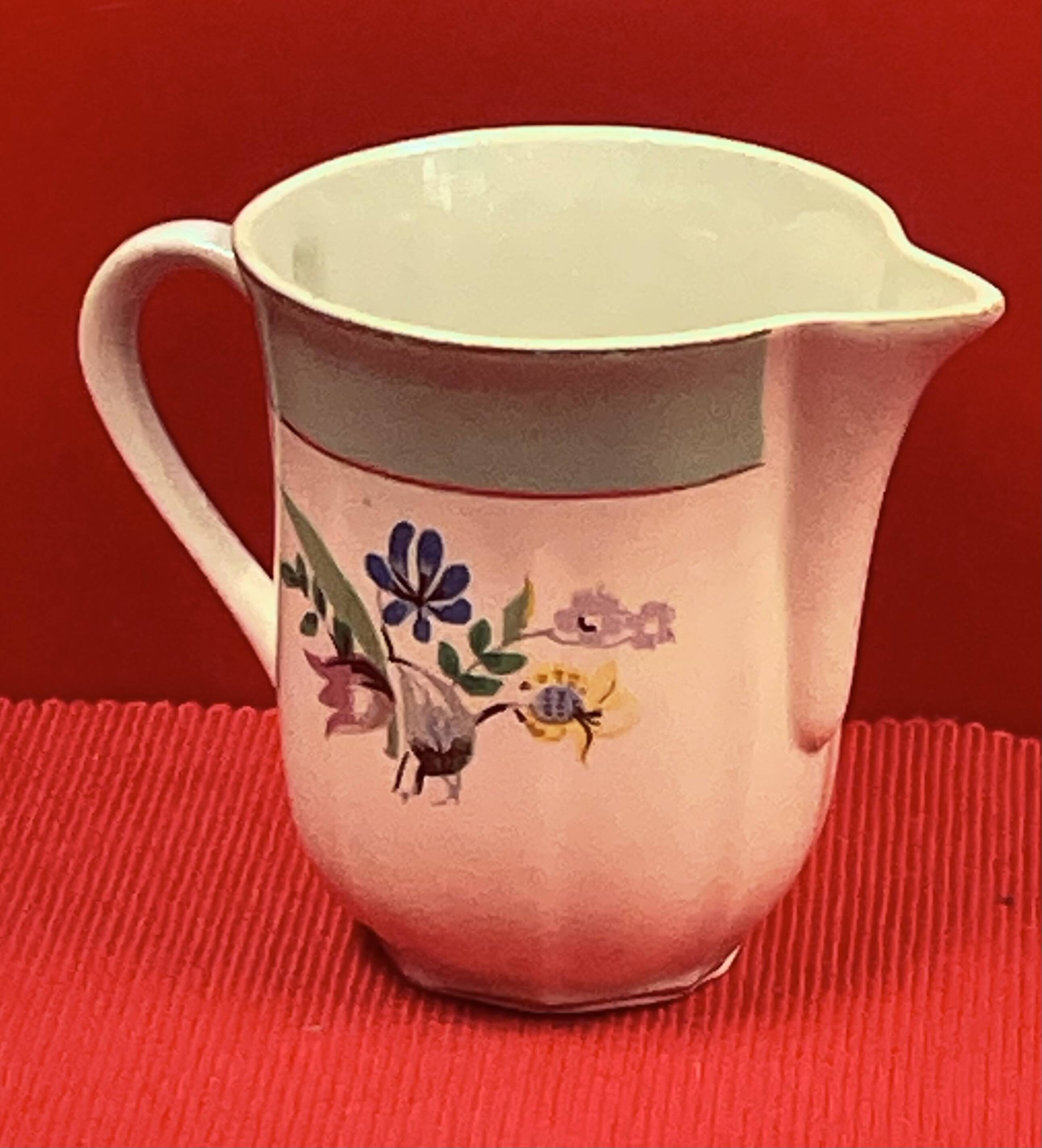 L'Amandinoise, Milk jug H 8 cm