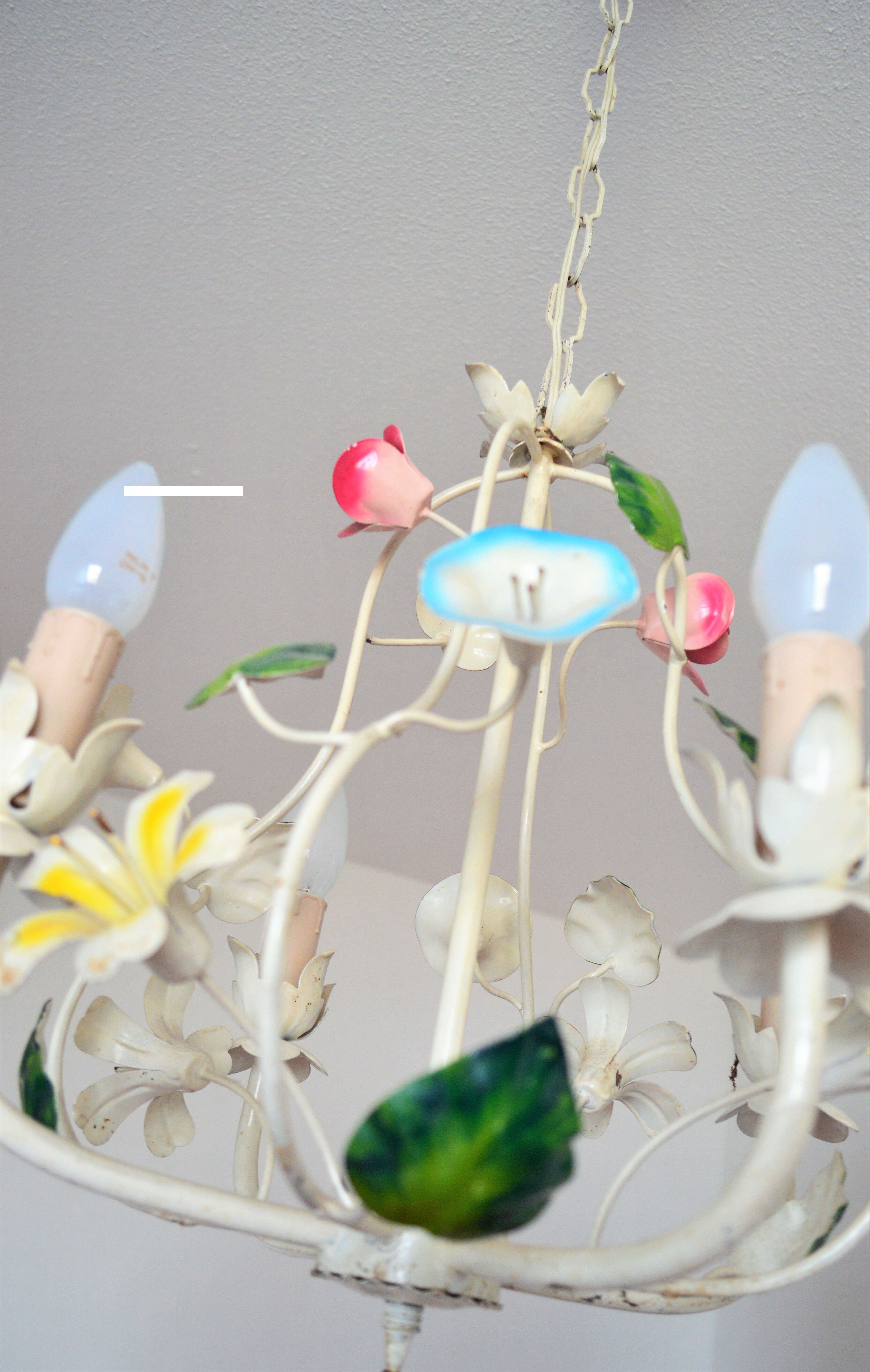 Lustre ceiling design flowers of the 60s art nouveau