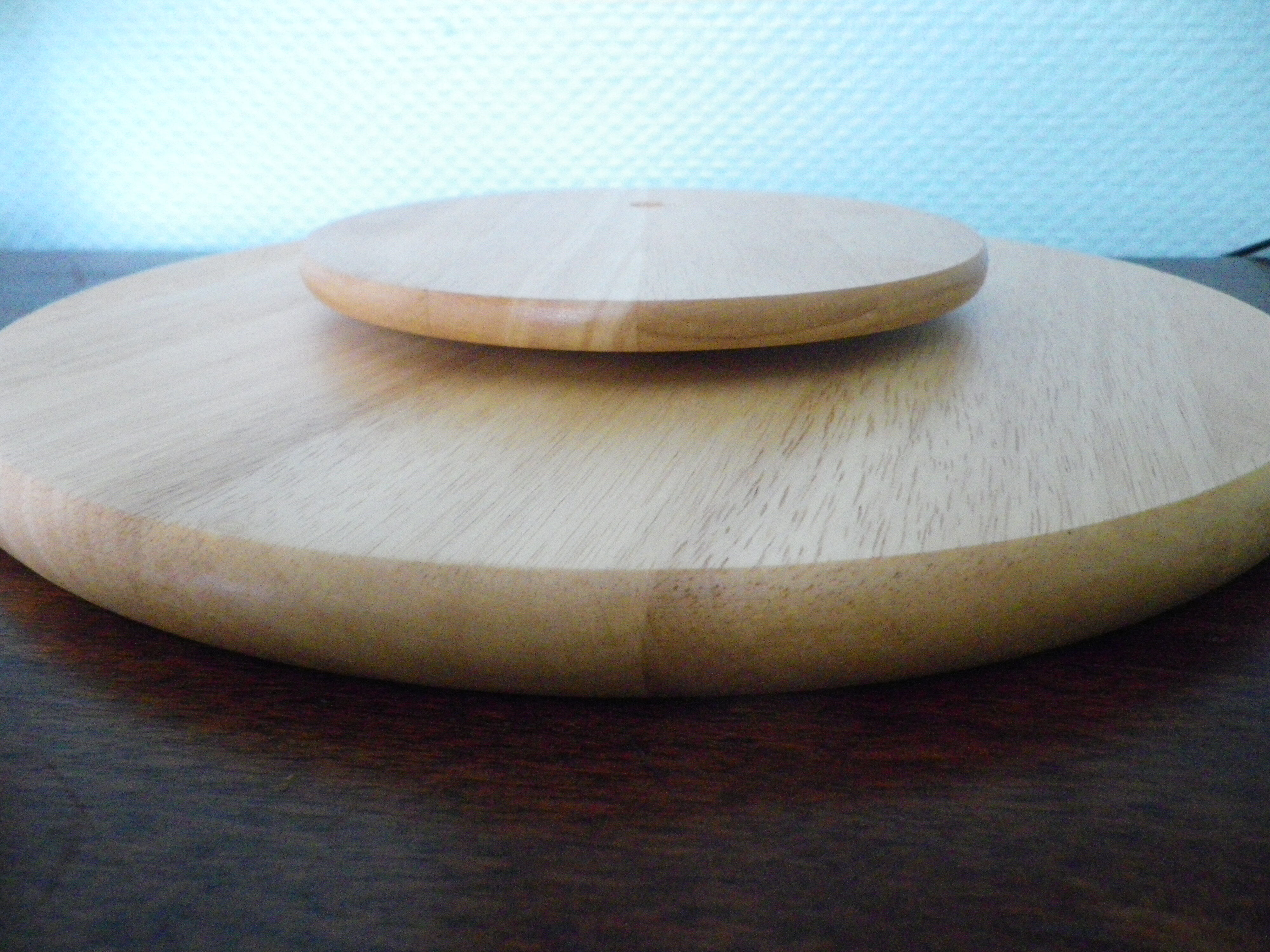 Solid Hevea wood cheese turntable, original box