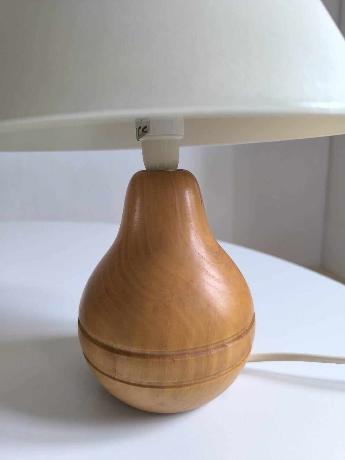 Wooden ball table lamp