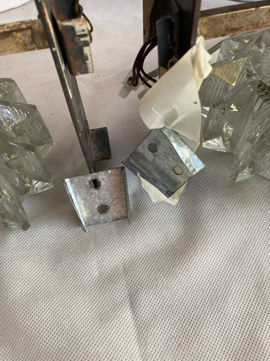 Pair of 1930s wall lights, Italian work, Murano glass and brass