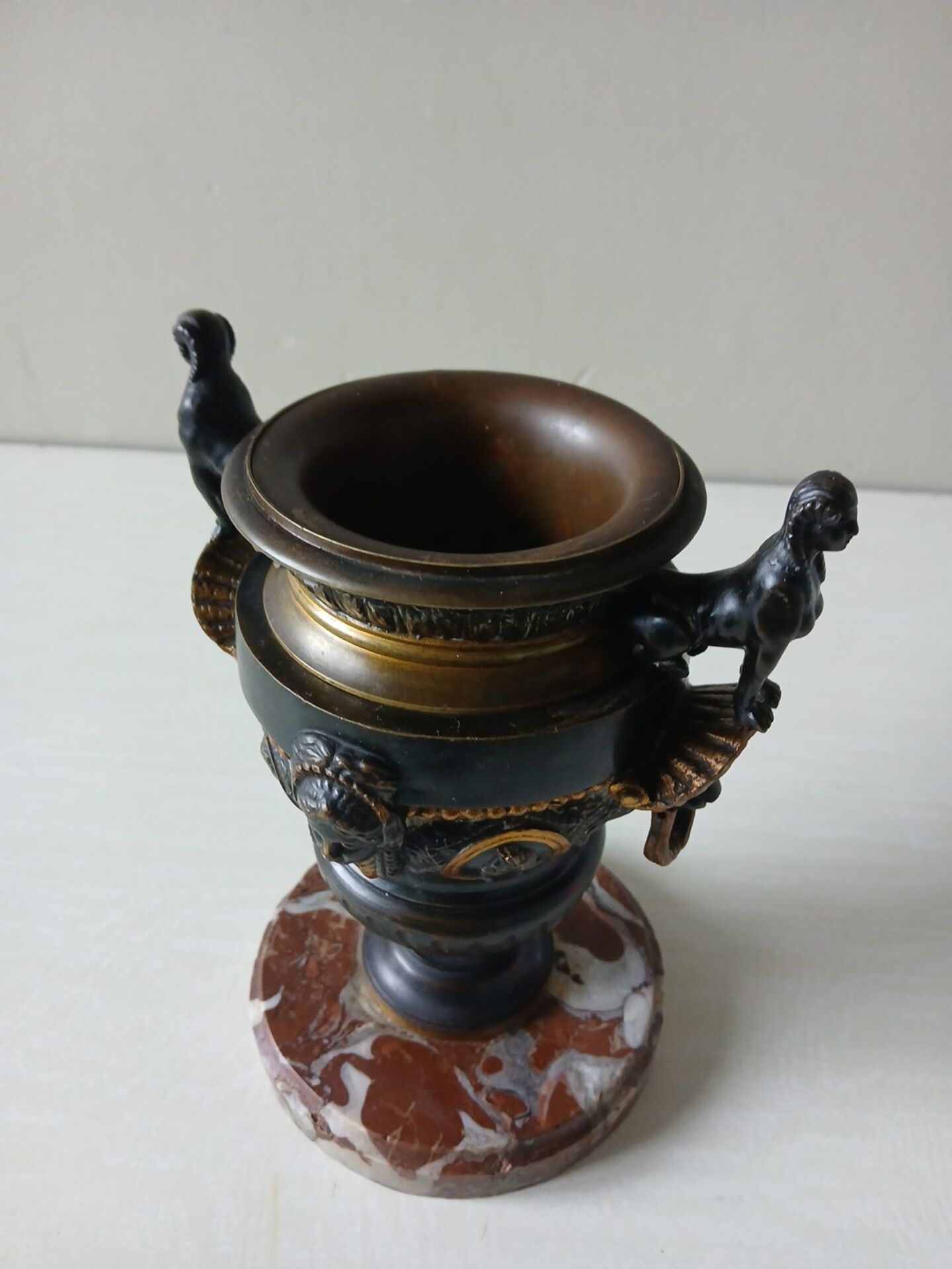 Ancient Médicis vase in gilded bronze with sphinxes – Napoleon III 19th century