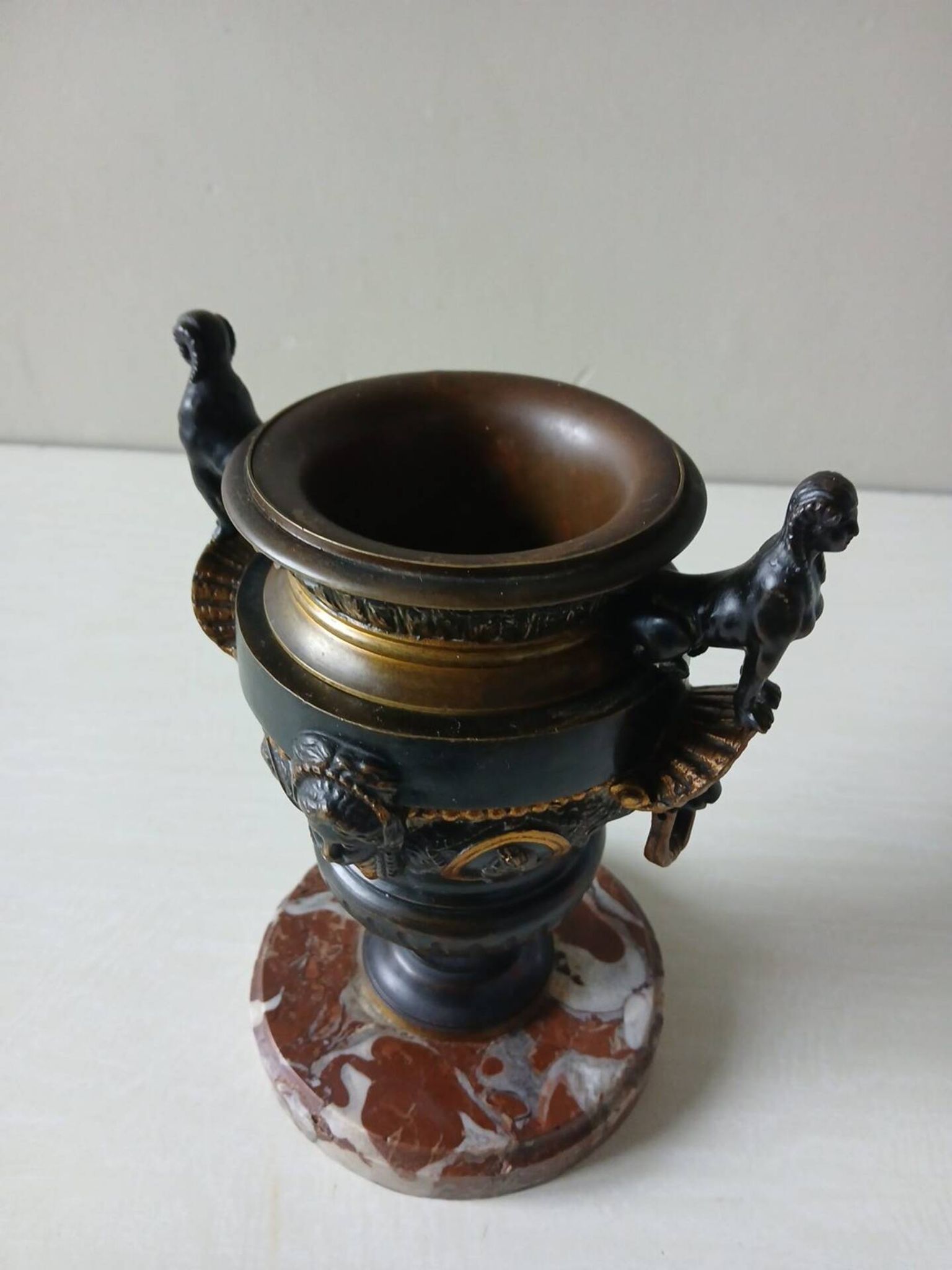 Ancient Médicis vase in gilded bronze with sphinxes – Napoleon III 19th century
