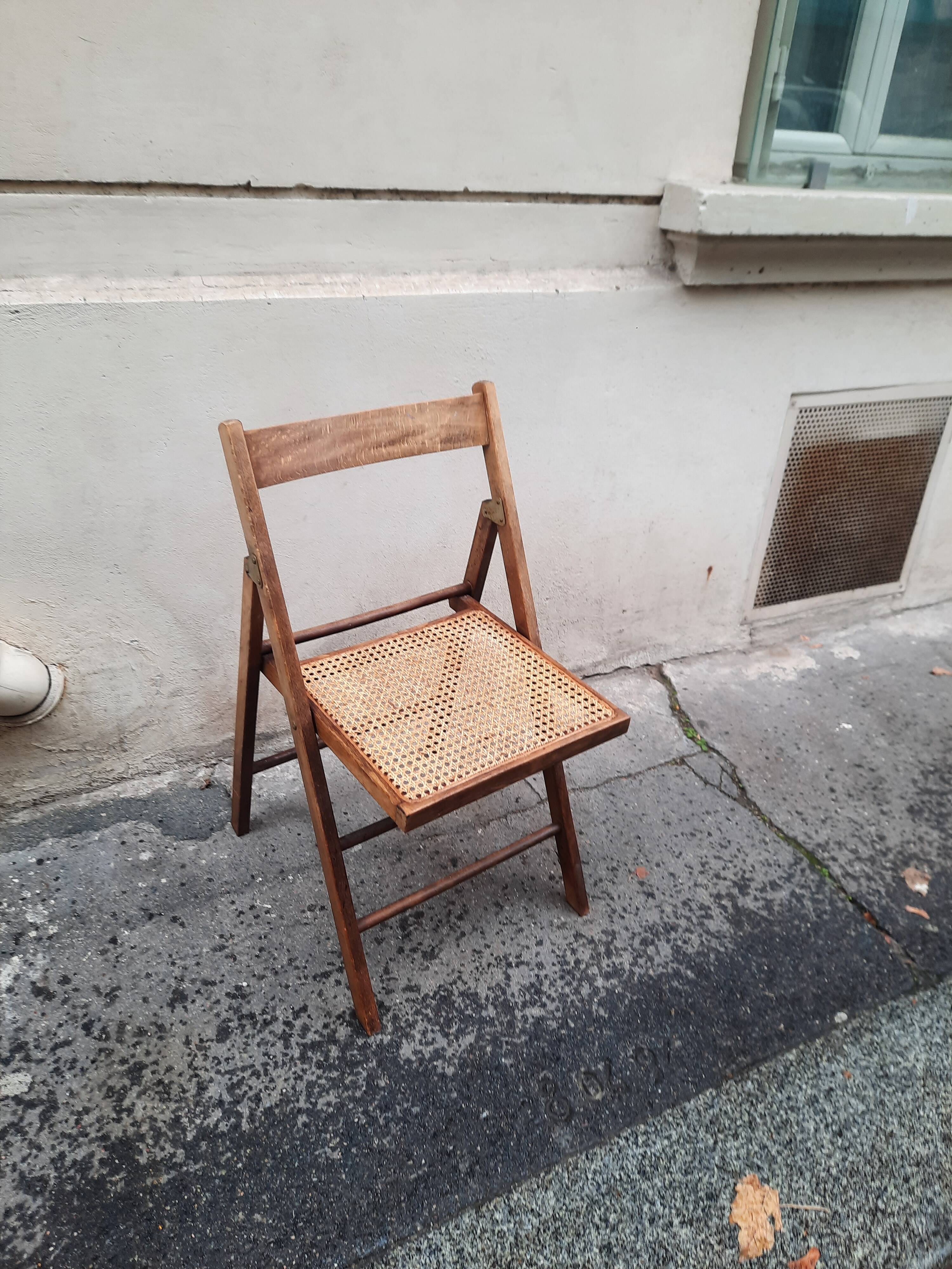 Cannage folding chair
