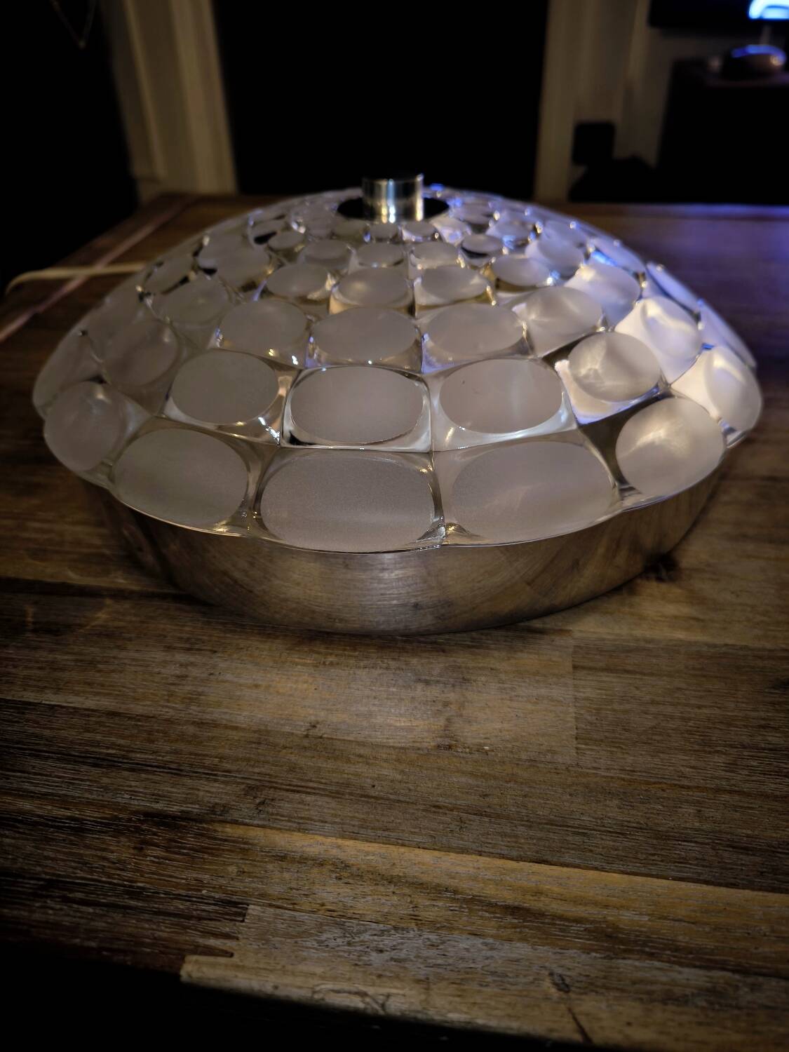 Wall/Ceiling Light
Aluminum and glass by Peill &
Putzler 197