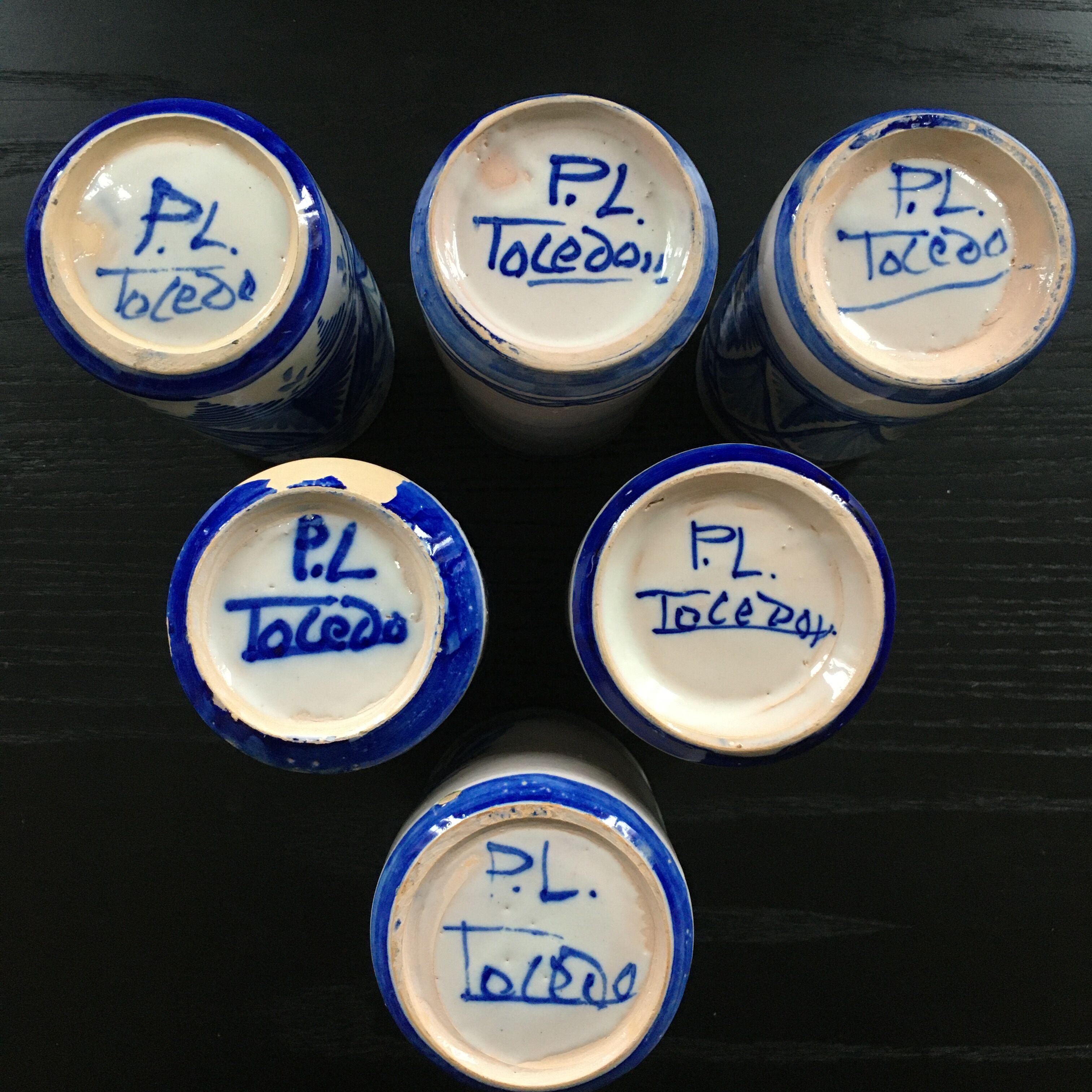 Lot of 5 blue decorative vases signed