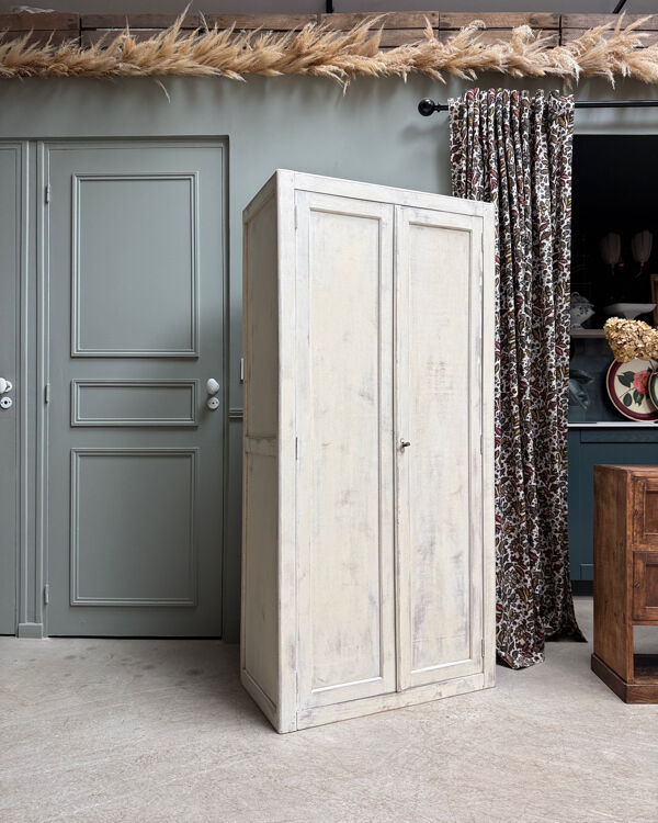 Armoire parisienne patinée, rénovée