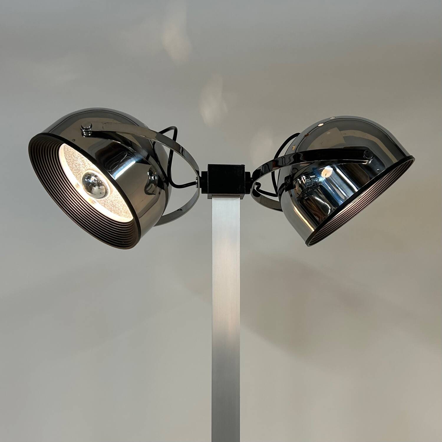 SISTEMA TREPIU FLOOR LAMP BY GAE AULENTI & LIVIO CASTIGLIONI FOR STILNOVO ITALY, 1970S – BRANDED