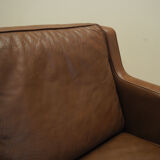Fauteuil en cuir marron, design danois, années 1960, production: Danemark
