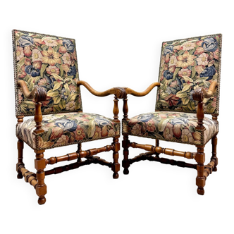 Paire de fauteuils en noyer de style Louis XIII, XIXème siècle