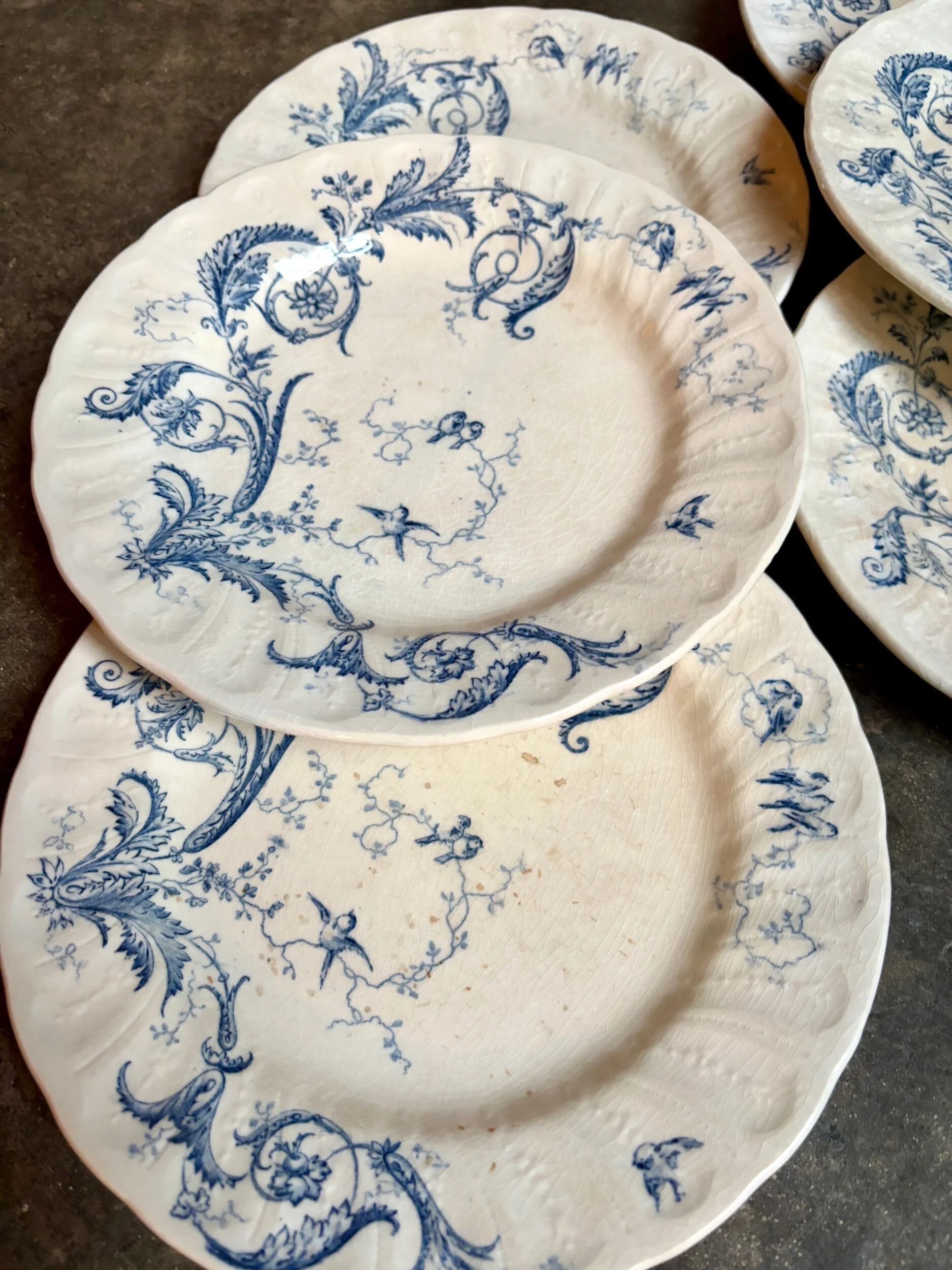 6 Gien ironstone dinner plates, "Rinceaux" service no. 2