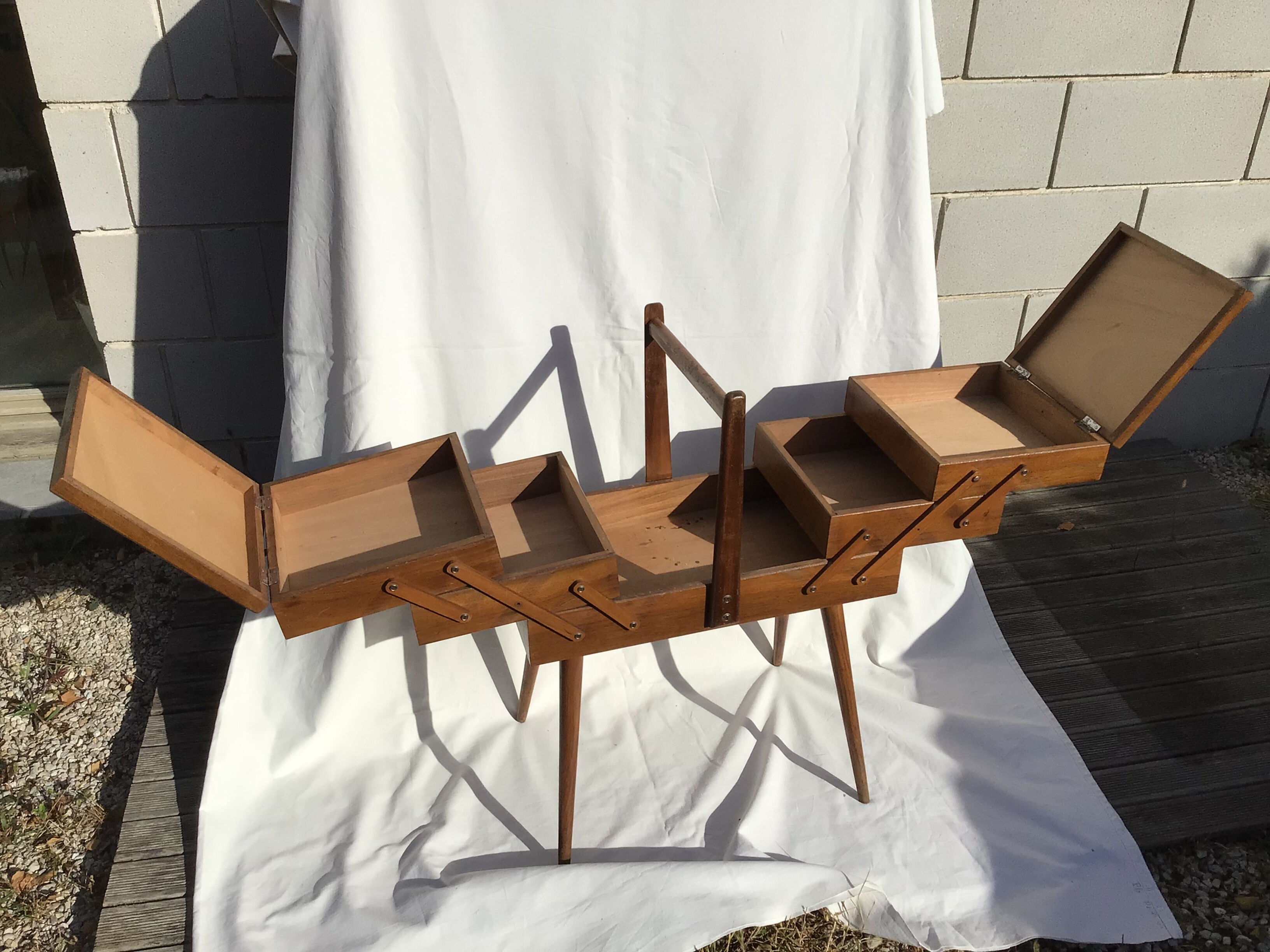 Deploying worker wood spindle feet