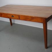 Table à manger rustique française vintage en cerisier du XXe siècle